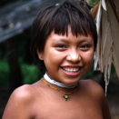 Yanomami-indiánat leat eanemus dovddus indiánajoavku Amazonasis, ja sii ellet buoremuddui ain árbevirola&#154; lági mielde. (Govva: Rainforest Foundation Norway / ISA Brazil)